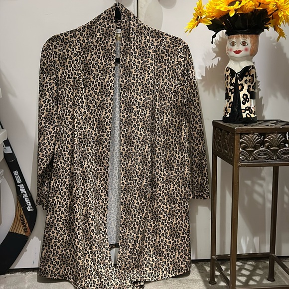 Peter Nygard Tops - Vintage PeterNygard kimono/shrug. Has lots of stretch XL. Great for traveling  l